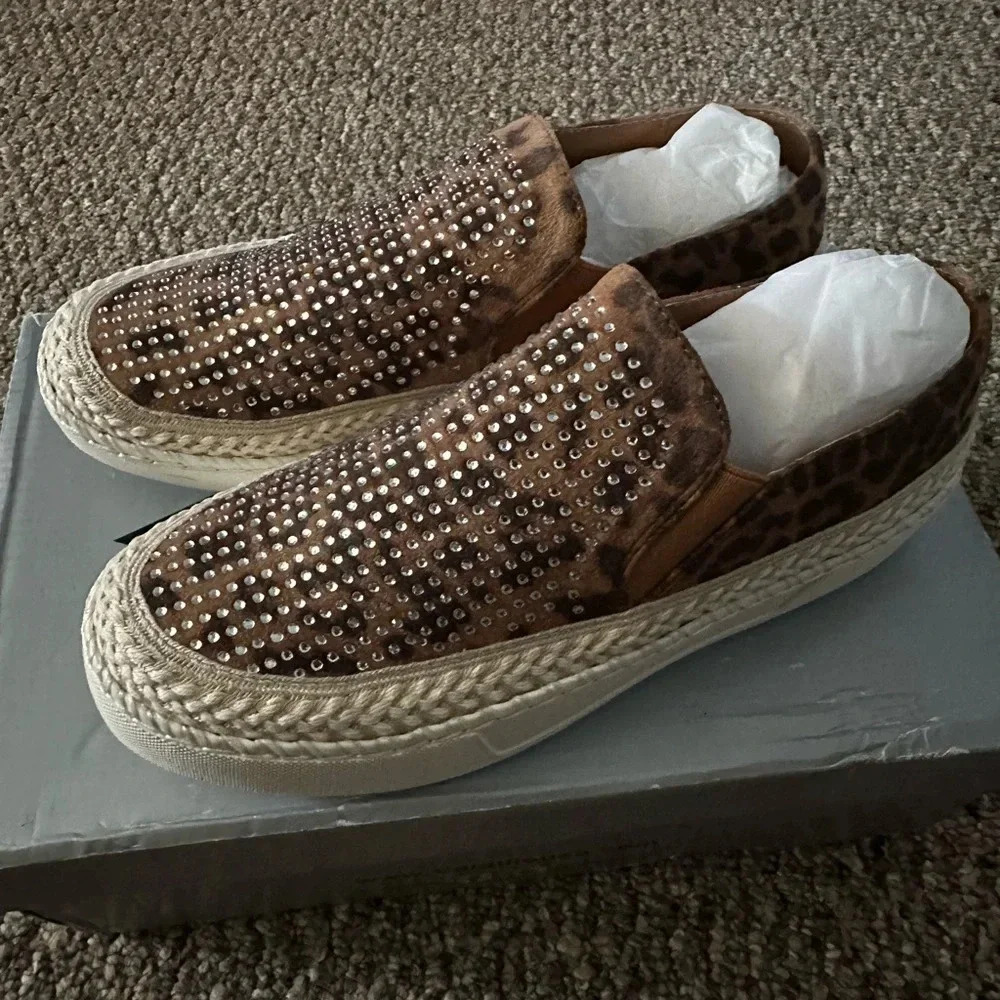 Volatile Bandwagon platform bedazzled shoes Sz 6.5 NWB